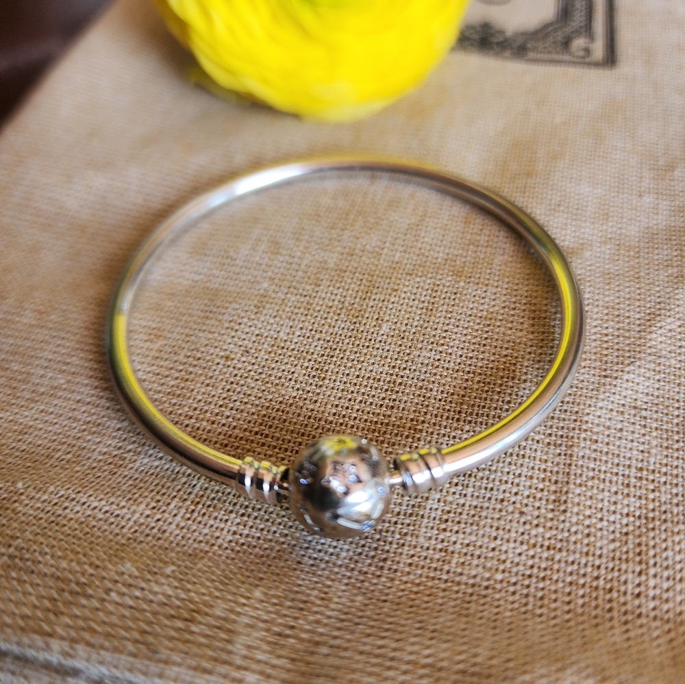 Pandora star and galaxy bangl PANDORA Moments Stars & Galaxy Bangle-590009C0 - Picture 7 of 16